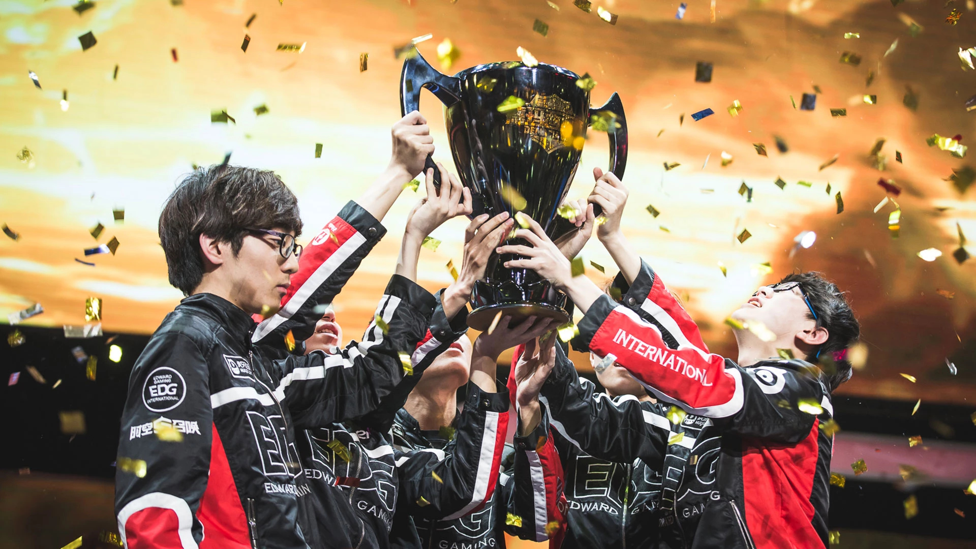 瑞士轮赛制电竞赛事积分排名分析：晋级形势与净胜分成关键